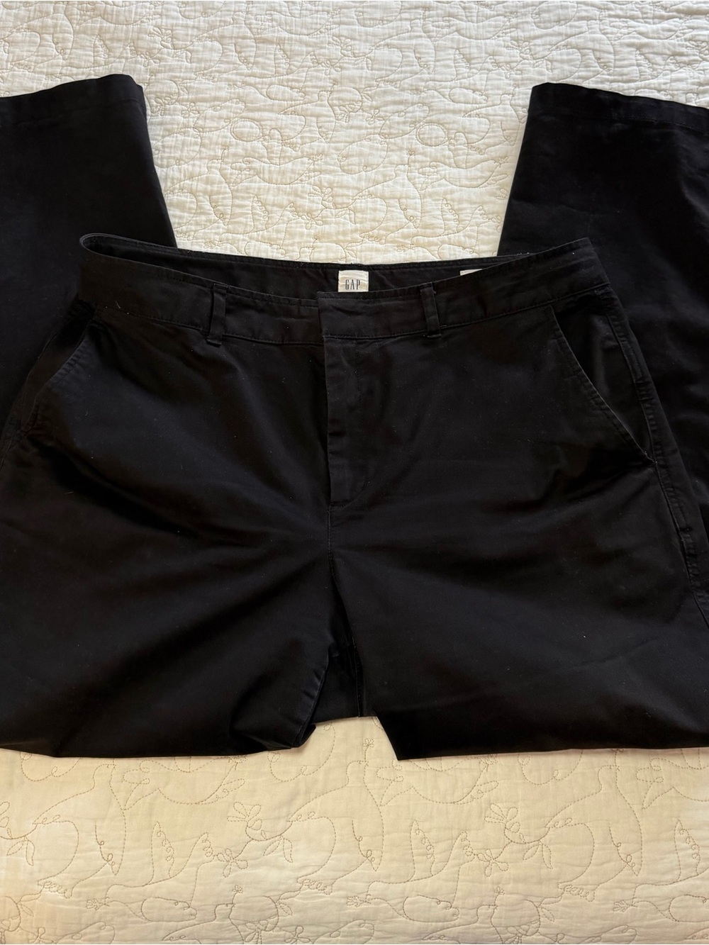 Gap Women’s Straight Khaki Pants Black